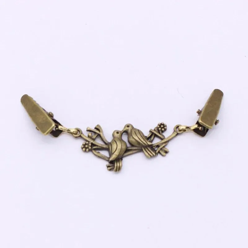 Charming Vintage Duck Brooch: A Classic Touch for Modern Fashion