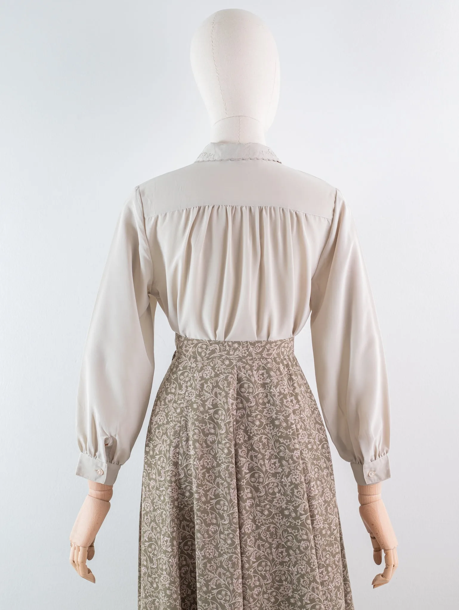 Vintage Brown Cuff Sleeved Floral Embroidery Blouse